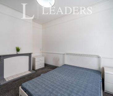 4 bedroom terraced house to rent - Photo 2