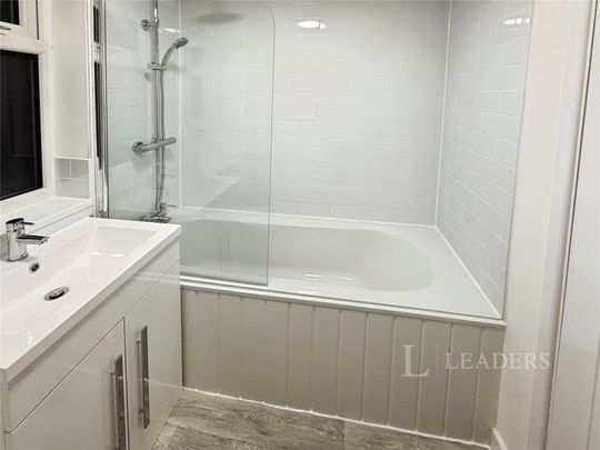 2 bedroom house to rent Waterways Drive, Oldbury, Warley, West Midlands, B69 - Photo 1