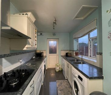 3 bedroom terraced house to rent - Photo 6