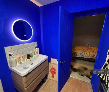 2 bedroom terraced house to rent - Photo 2