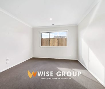 STUNNING HOME OFF GRANDVUE BOULEVARD - Photo 3