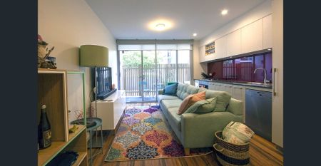 One Bedroom in Elite Location! - Photo 2