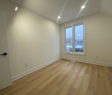 For Lease - 462 Northcliffe Boulevard Unit# 2, Toronto, Ontario - Photo 4