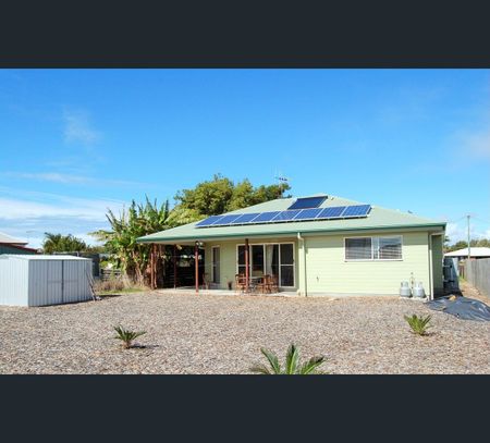 4 Hansen Street, Burnett Heads, Qld 4670 - Photo 4