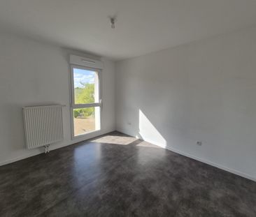 Location Appartement 3 pièces 61m² MONS EN BAROEUL 59370 - Photo 2