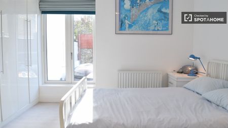 Equipped room in 3-bedroom house in Rathgar, Dublin - Photo 5