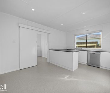 Conveniently Located Family Home - Photo 4