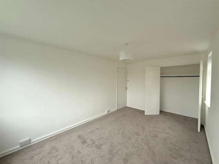 Station Parade, Denham Green, UB9 - Photo 5