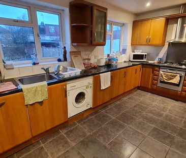 1 bedroom in a house share to rent - Photo 6