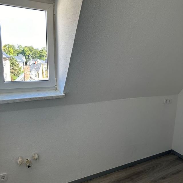 ++ TOP - Single-Wohnung im Dachgeschoss + Stellplatz PKW ++ - Photo 1