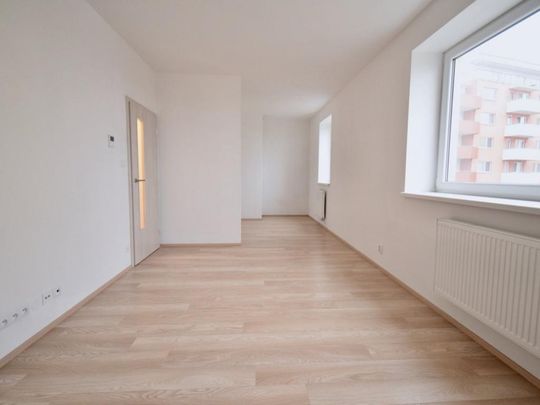 Pronájem bytu 1+kk 32 m2 - Photo 1