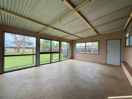 SPACIOUS FAMILY HOME – WALK TO TOWN - Photo 5