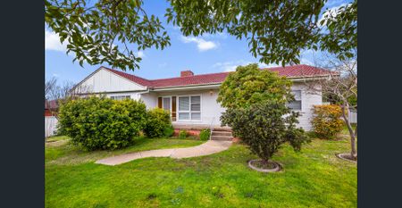 Three Bedroom House - South Tamworth - Photo 5