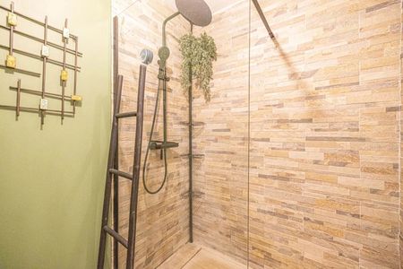 Location Appartement 5 pièces 102m² MARSEILLE 6ème - Photo 2