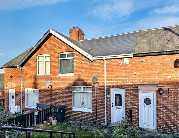 2 bed terraced house to rent in NE10 - Photo 1