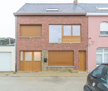 Huis te huur in Merelbeke voor € 1.375 met 4 slaapkamers - foto 3