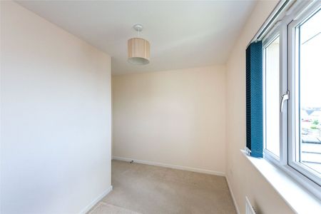 4 bedroom detached house to rent - Photo 3