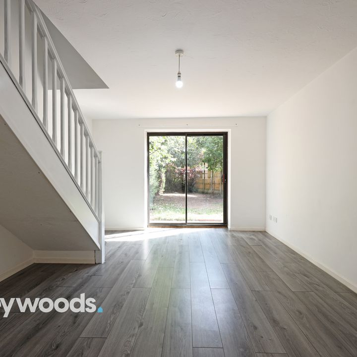 2 bed end of terrace house to rent in Salisbury Close, Madeley - Photo 1