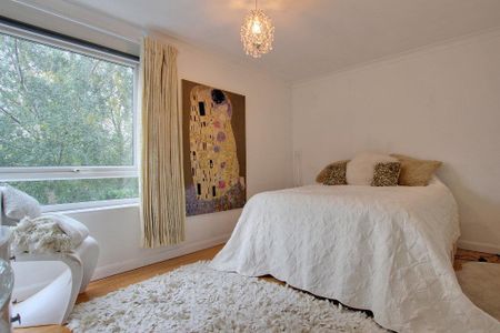 3 bedroom flat to rent - Photo 4