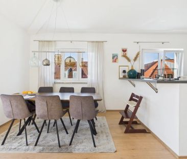 Traumhaftes Wohnen mit Dachterrasse in bester Lage des Alten Westen... - Photo 2