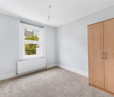 4 bedroom detached house to rent - Photo 5