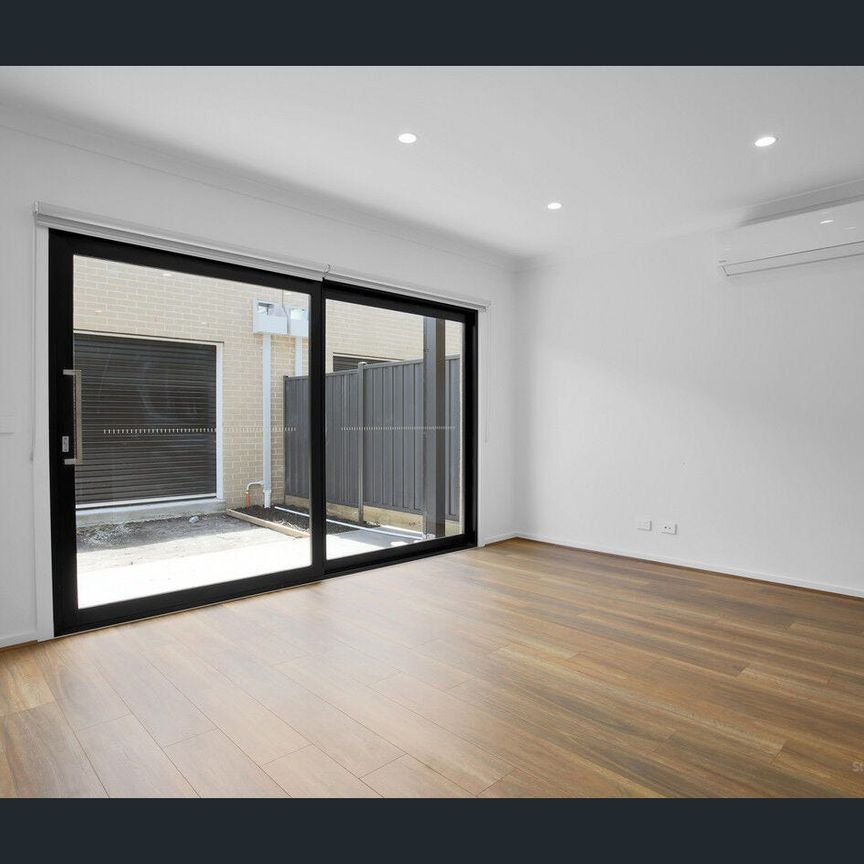 Vibrant in the Verve! - Photo 1