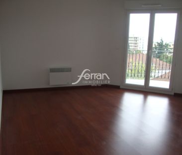 Location Appartement 3 pièces 59m² DRAGUIGNAN 83300 - Photo 2
