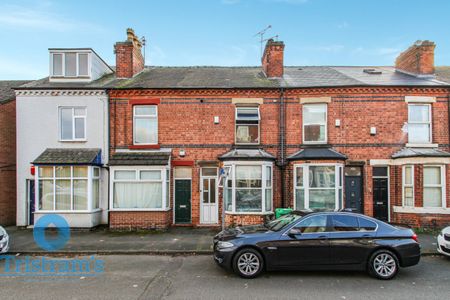 4 bed Mid Terraced House for Rent - Photo 2