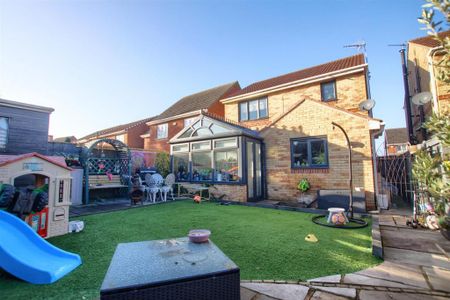 3 bedroom detached house to rent - Photo 4