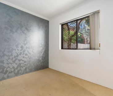 2 BEDROOM UNIT - 450M TO KINGSWOOD STATION - Photo 6