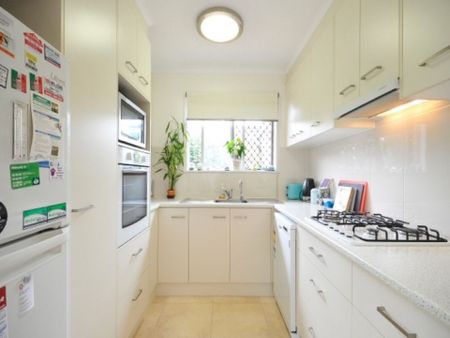 Cute Renovated 2b/R Home with Sunroom - Photo 5