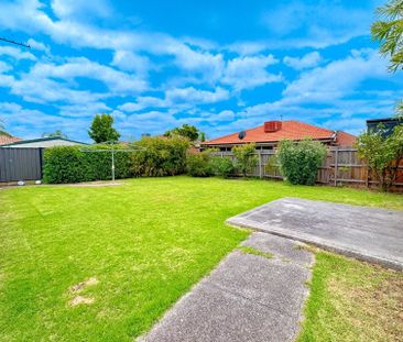 Spacious Family Home in a Convenient Location - Photo 4