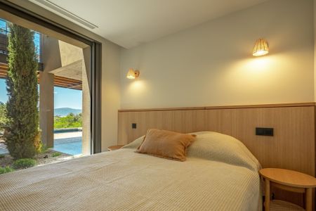 Rental Villa Porto-Vecchio 6 Rooms 180 m² - Photo 3