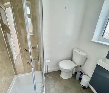 3 bedroom detached house to rent - Photo 4