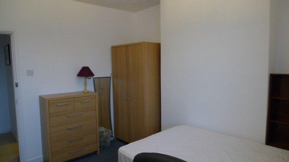 2 Rooms to let near Plymouth Barbican - Photo 1