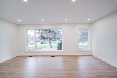 For Lease - (MAIN) 705 Glenforest Street, Oshawa, Ontario - Photo 4