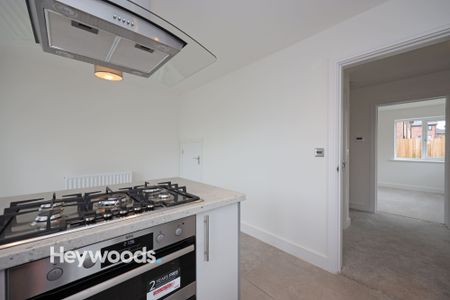 3 bed terraced house to rent in Lakeway Grove, Newcastle, ST5 - Photo 5