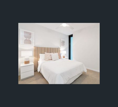 304/68 Sir Fred Schonell Drive, St Lucia, Qld 4067 - Photo 3