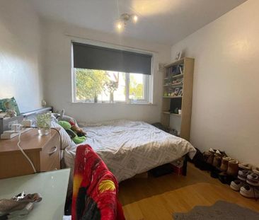 3 bedroom flat to rent - Photo 2