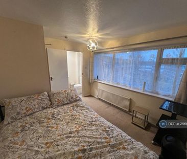 1 bedroom in a house share to rent - Photo 3