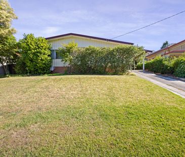 220 Fletcher Street, East Albury NSW 2640 - House For Rent | Domain - Photo 2