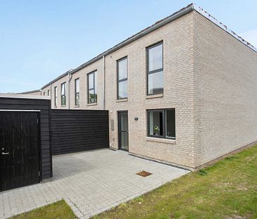 Stilrent rækkehus med god beliggenhed i Gødvad - Photo 5