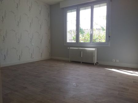 Location Appartement 4 pièces 95m² TROYES 10000 - Photo 4