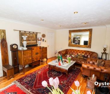 4 bedroom detached house to rent - Photo 2