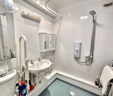 2 bedroom retirement property to rent - Photo 6