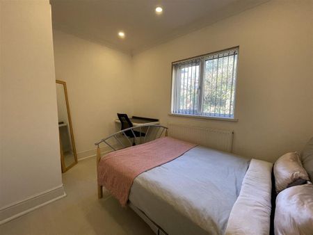 3 bedroom apartment to rent - Photo 5