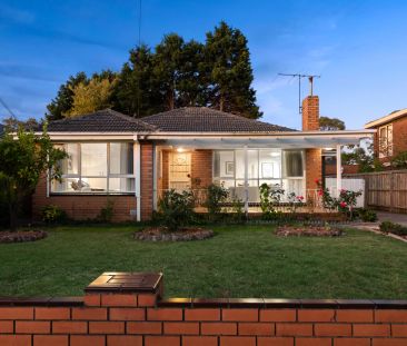 Charming Family Home in Mount Waverley Secondary School and Burwood... - Photo 5