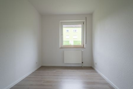 WOHNEN IN OTTWEILER – gemütliche 4-Zimmer-Wohnung in gefragter, ruhiger Lage mit Ausblick! - Photo 2