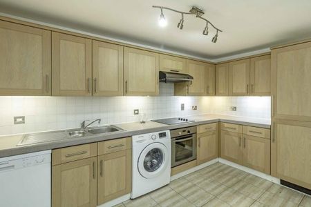 2 bedroom flat to rent - Photo 2