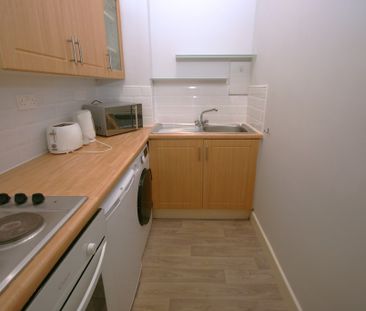 Stock St, Bright 1 Bed Furnished Apartment – Available 23/02/2026 - Photo 5